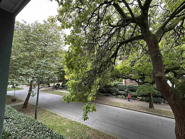 209 1705 Nelson Street