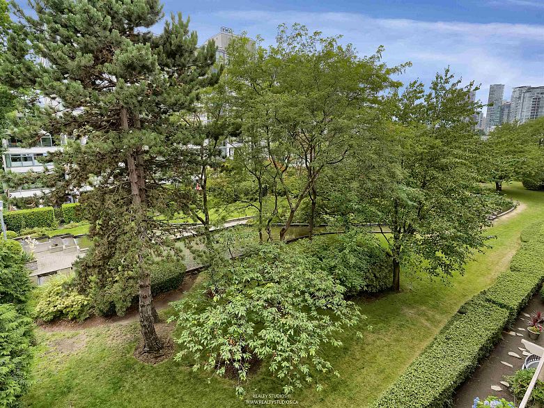 401 525 Wheelhouse Square