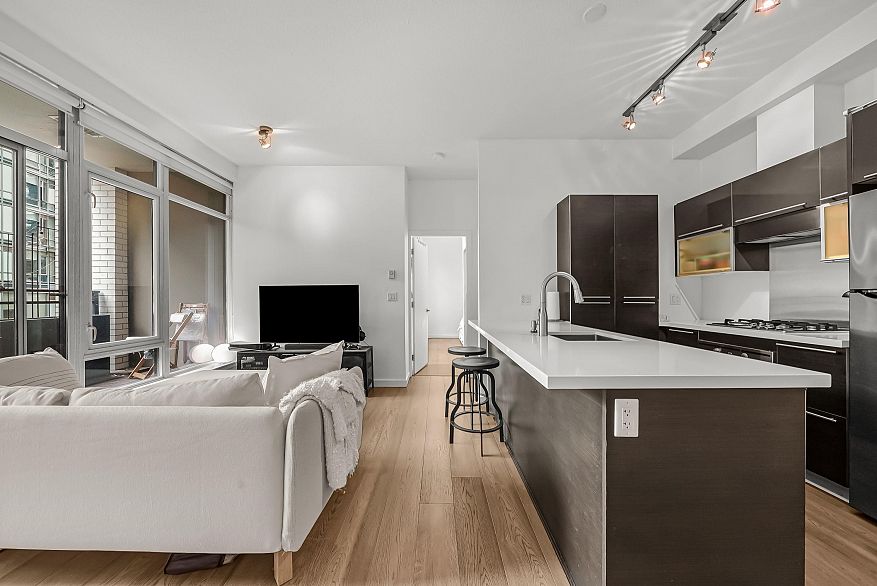 204 1252 Hornby Street