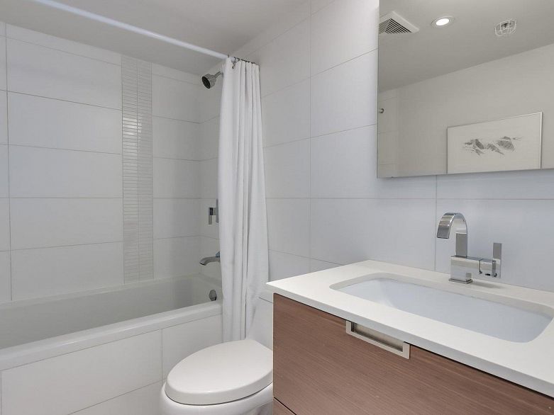 507 1635 W 3rd Avenue