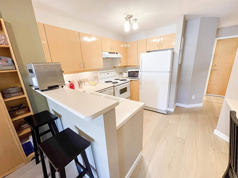 219 2680 W 4th Avenue