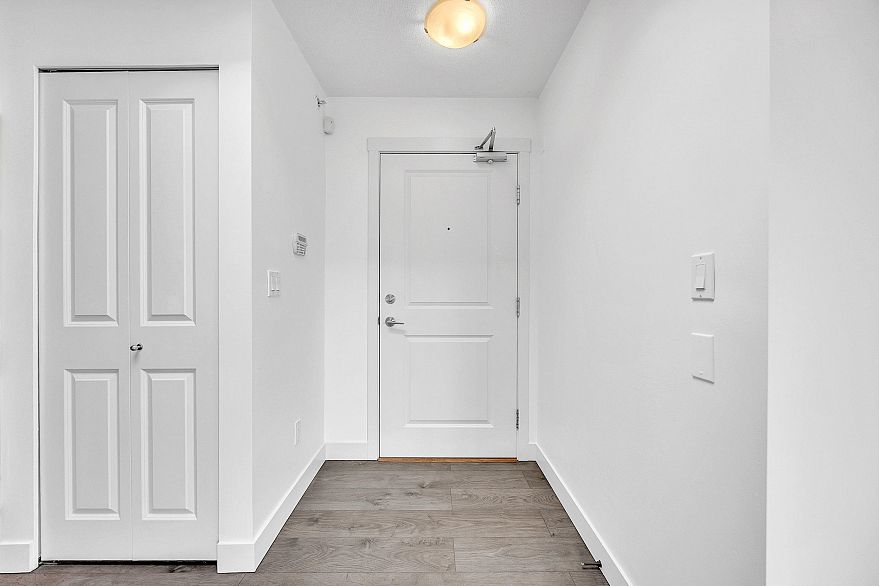 PH3 1533 E 8th Avenue