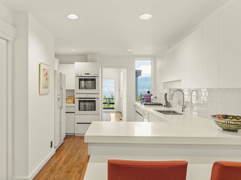 1 1980 Sasamat Street