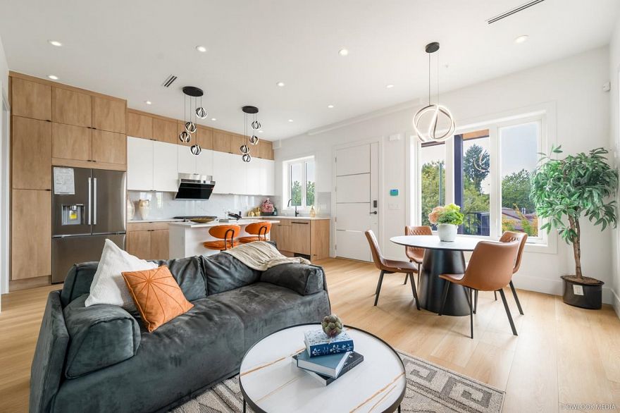 1 2124 Renfrew Street