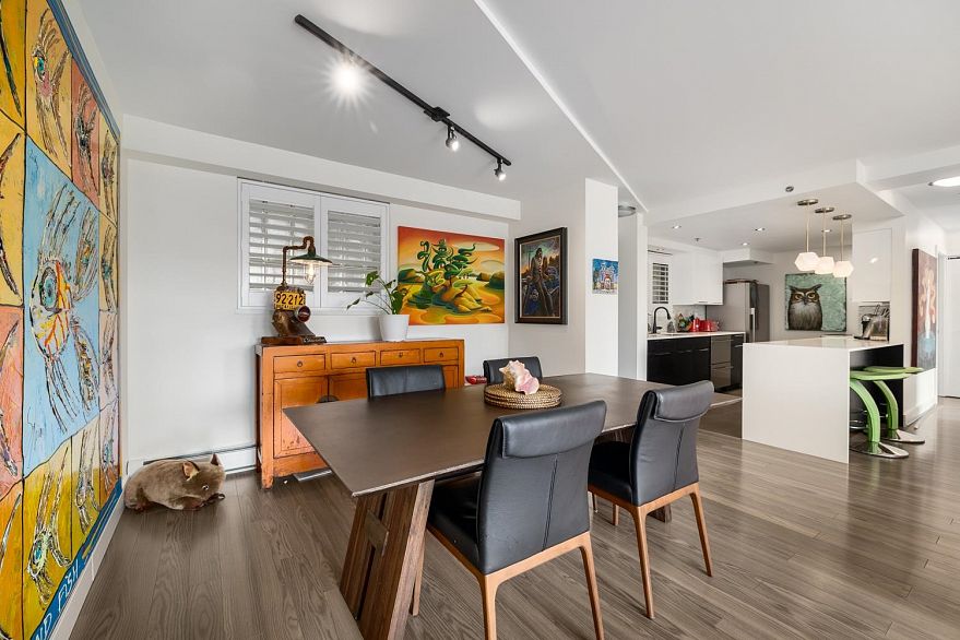 303 212 Davie Street