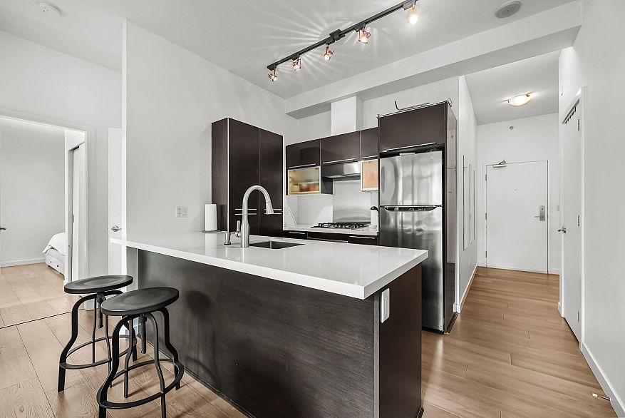 204 1252 Hornby Street