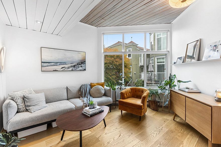 212 1045 W 8th Avenue