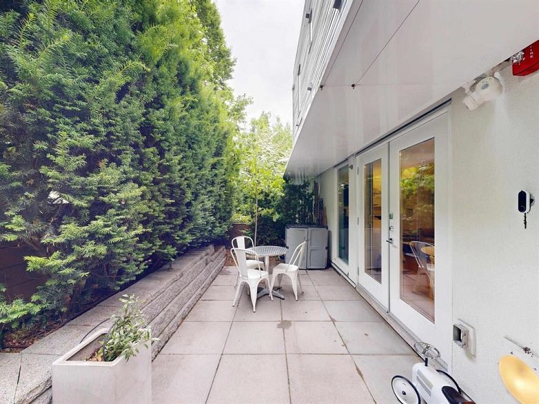 1407 East 1st Street