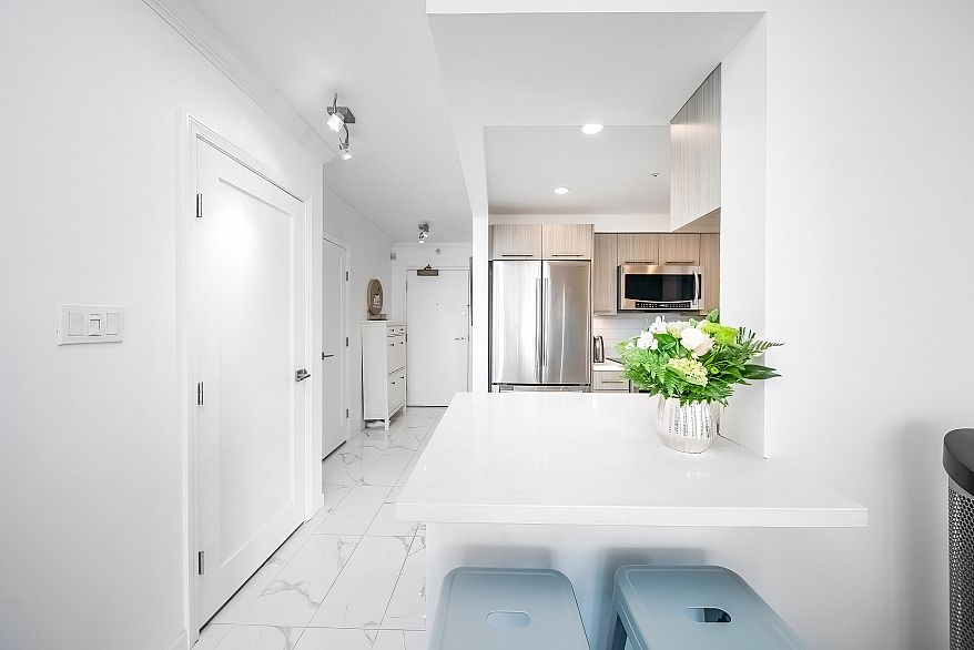 15F 199 Drake Street