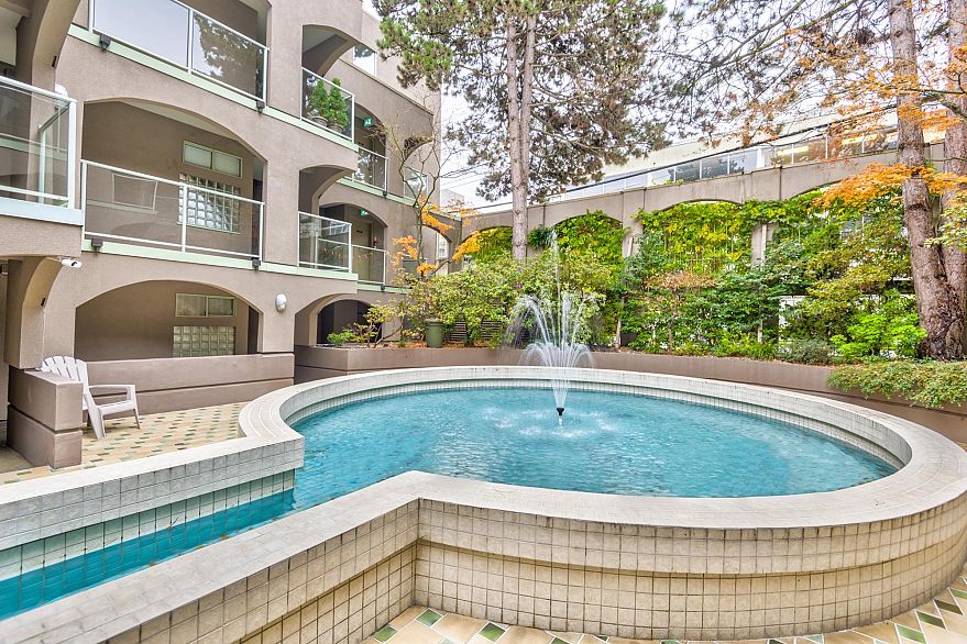 204 1082 W 8th Avenue