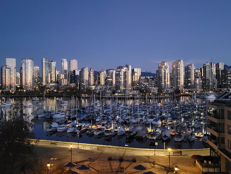 521 666 Leg In Boot Square