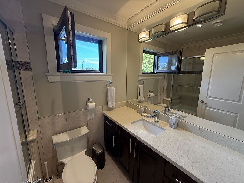 7689 Jasper Crescent