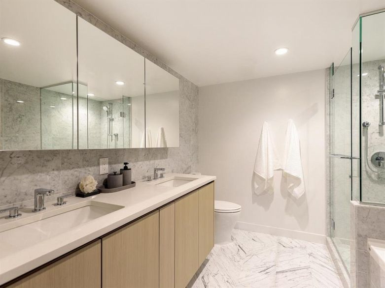 911 1768 Cook Street