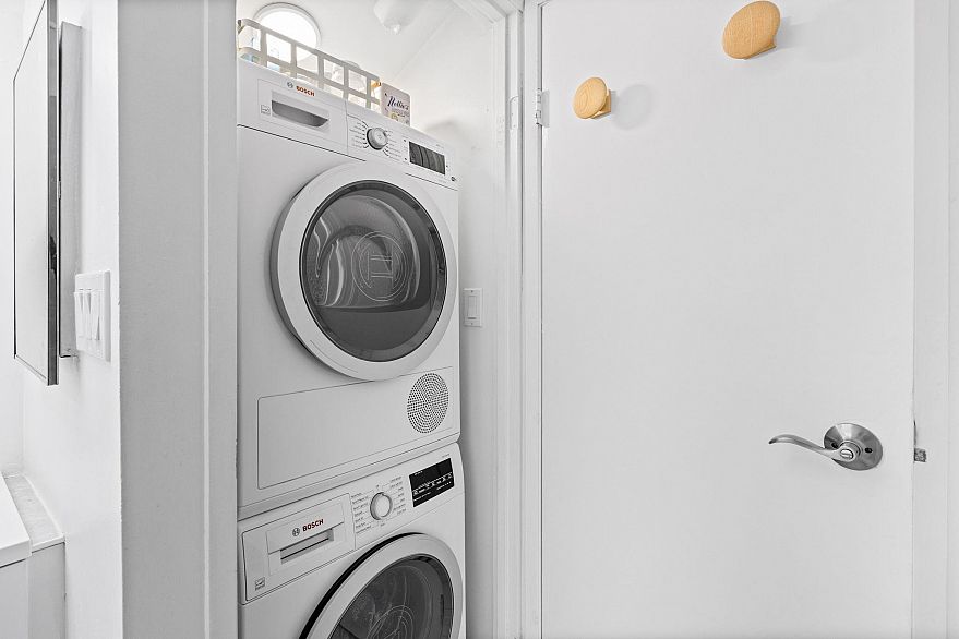 212 1045 W 8th Avenue