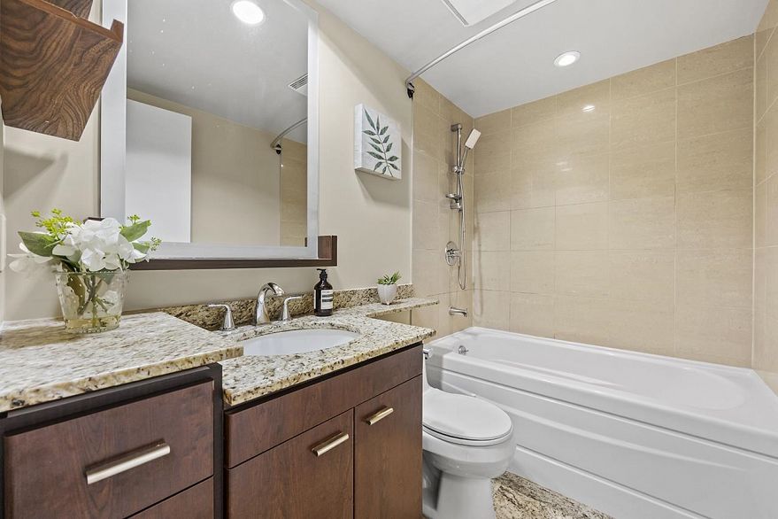 2606 583 Beach Crescent