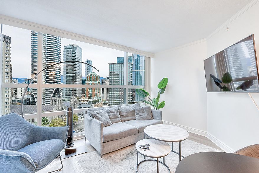 1705 1050 Burrard Street