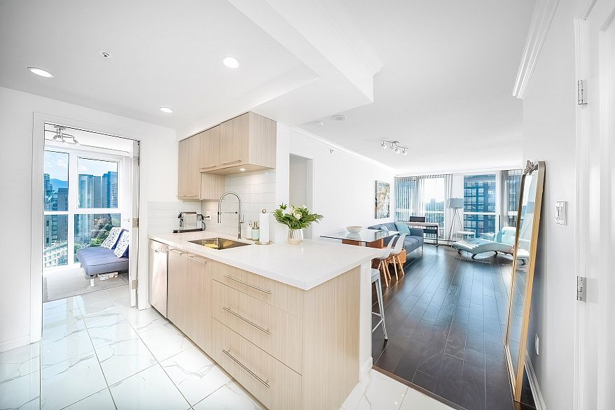 15F 199 Drake Street