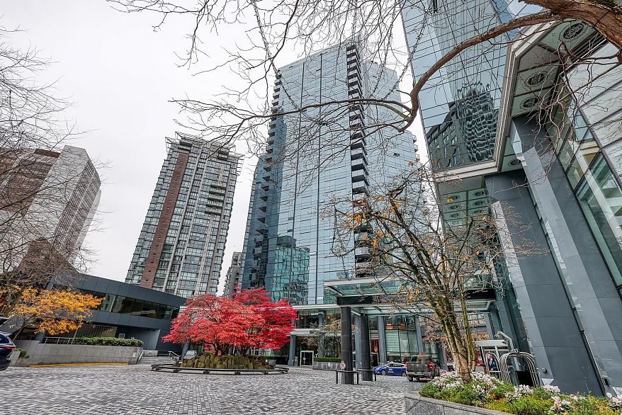 1705 1050 Burrard Street