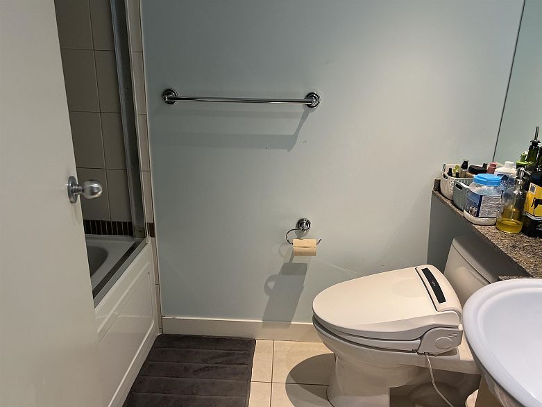 601 1408 Strathmore Mews