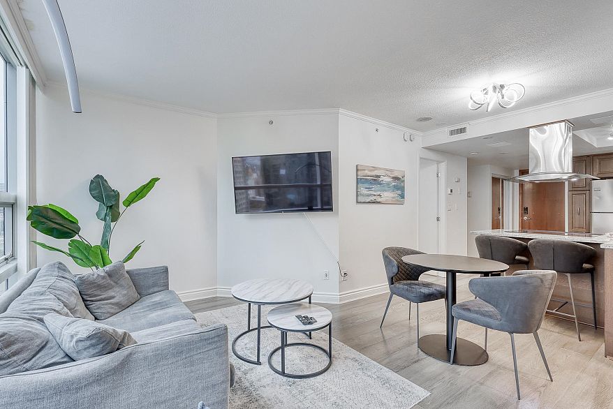 1705 1050 Burrard Street