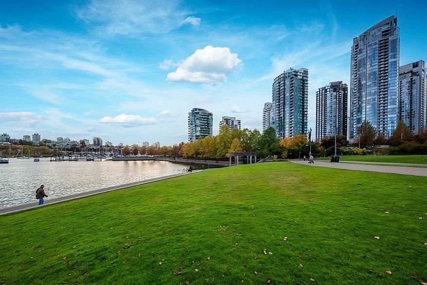 15F 199 Drake Street