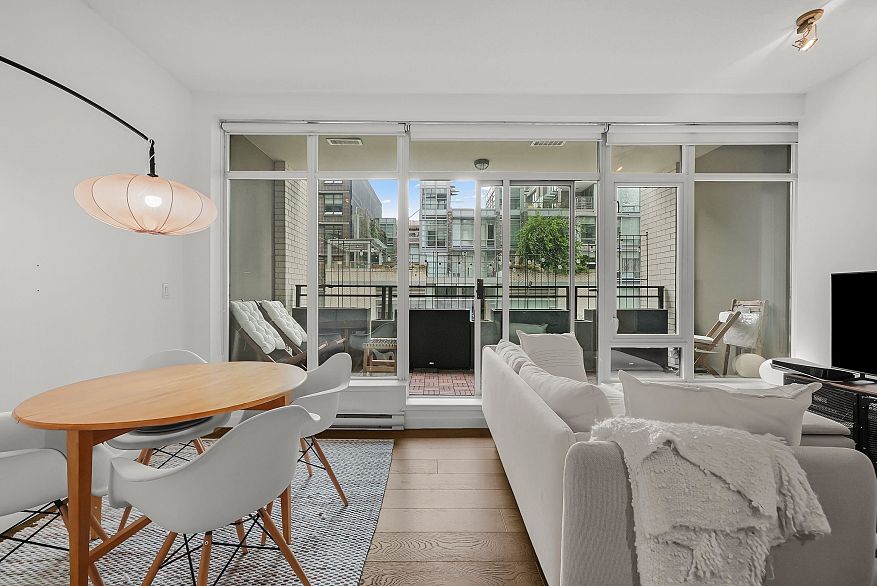 204 1252 Hornby Street