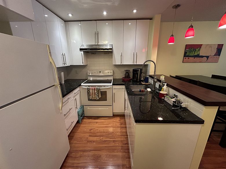 209 1705 Nelson Street