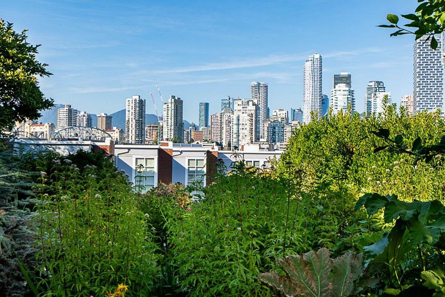 103 1540 Mariner Walk