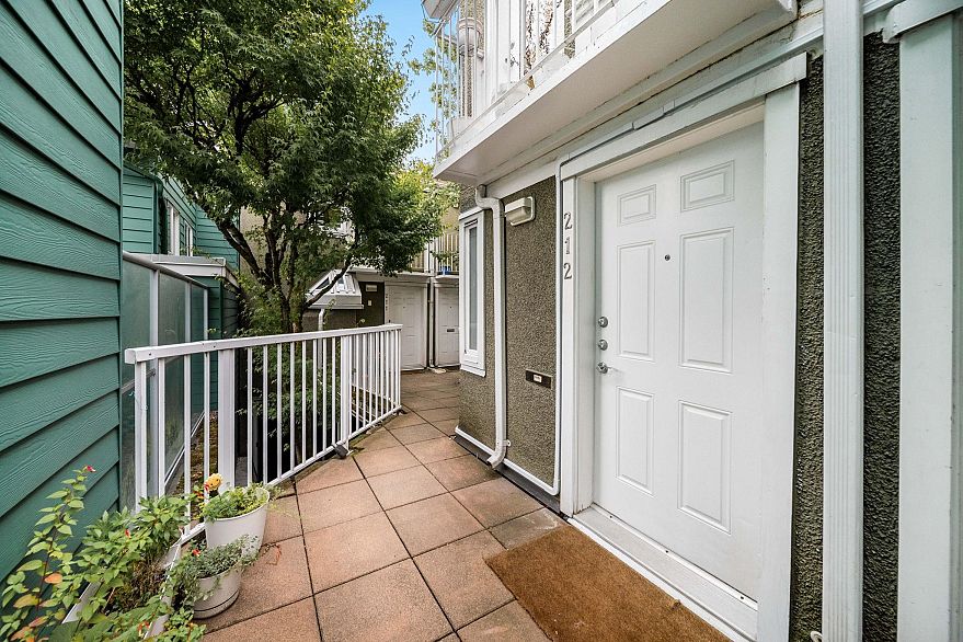 212 1045 W 8th Avenue