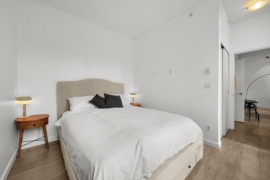 204 1252 Hornby Street