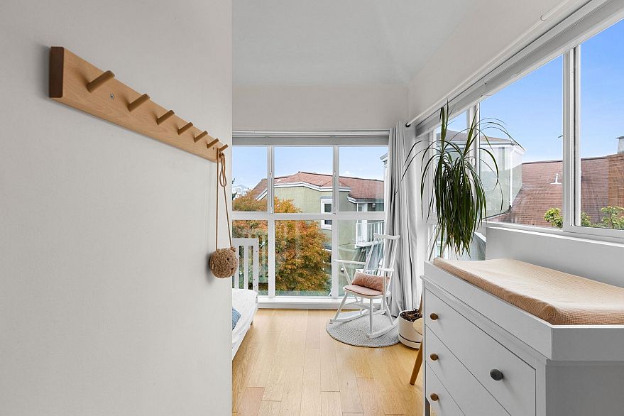 212 1045 W 8th Avenue