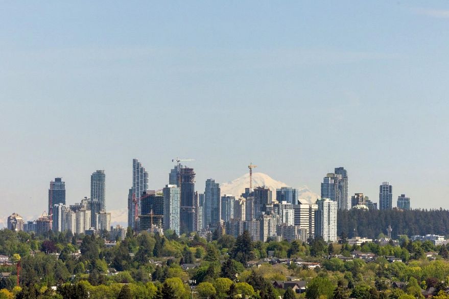 2002 285 E 10th Avenue