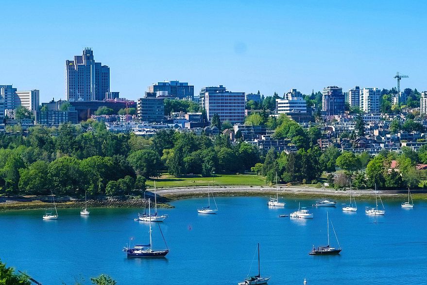 15F 199 Drake Street