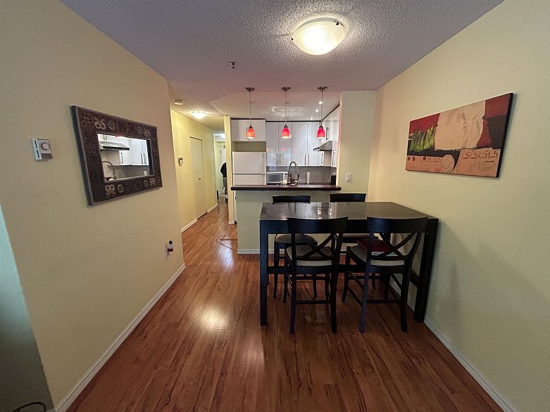 209 1705 Nelson Street