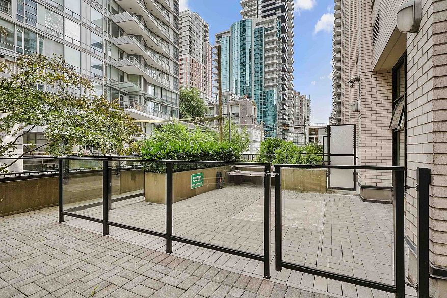 204 1252 Hornby Street