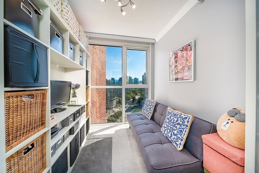 15F 199 Drake Street