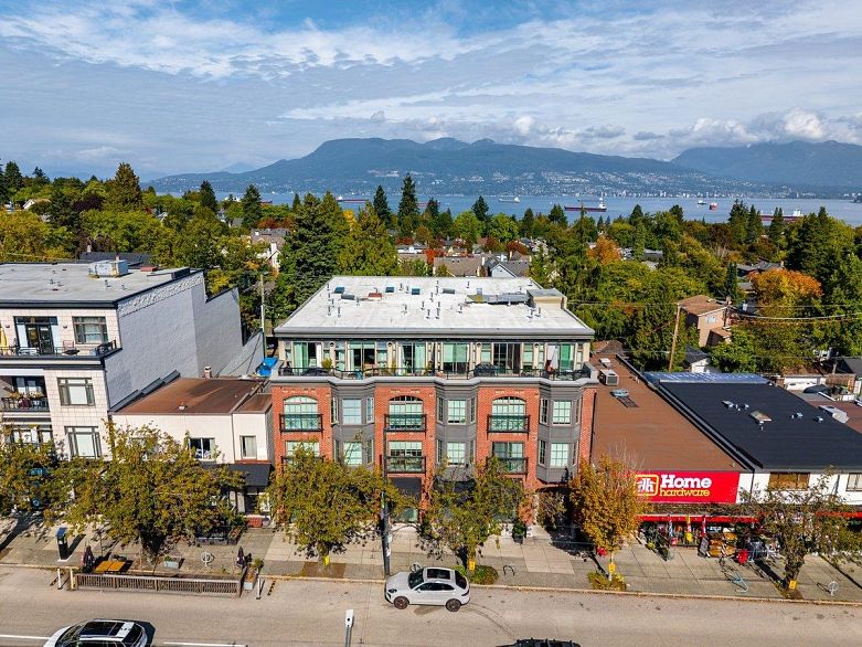 103 4463 W 10th Avenue