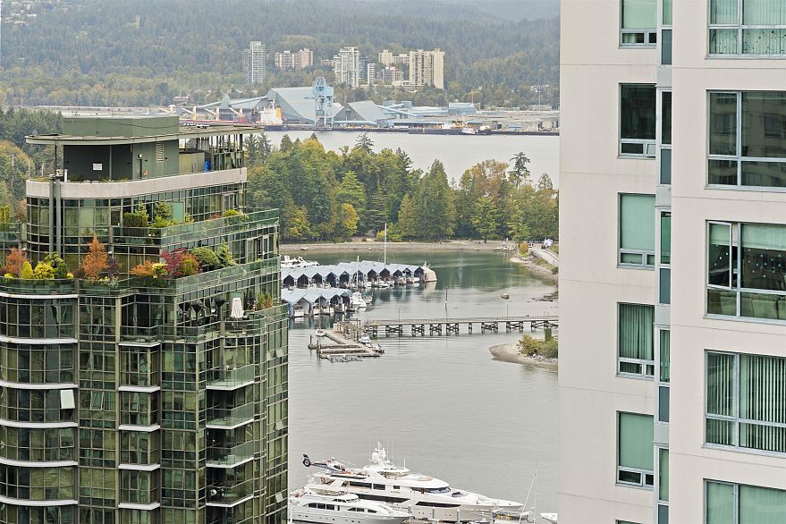 2605 1239 W Georgia Street