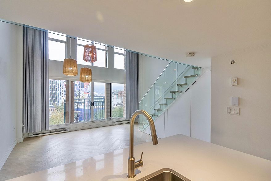 602 22 E Cordova Street