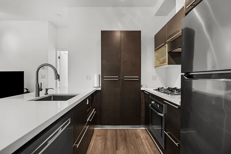 204 1252 Hornby Street