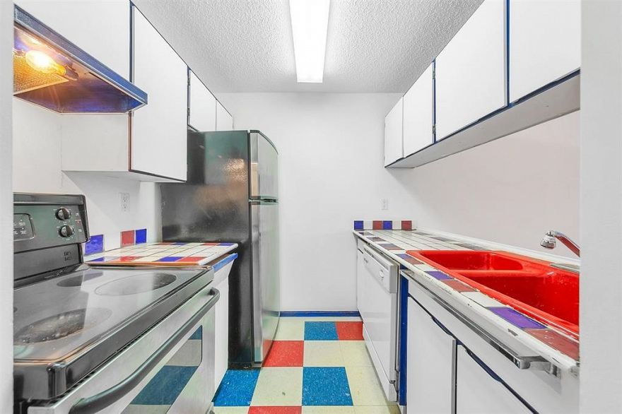 312 1040 Pacific Street