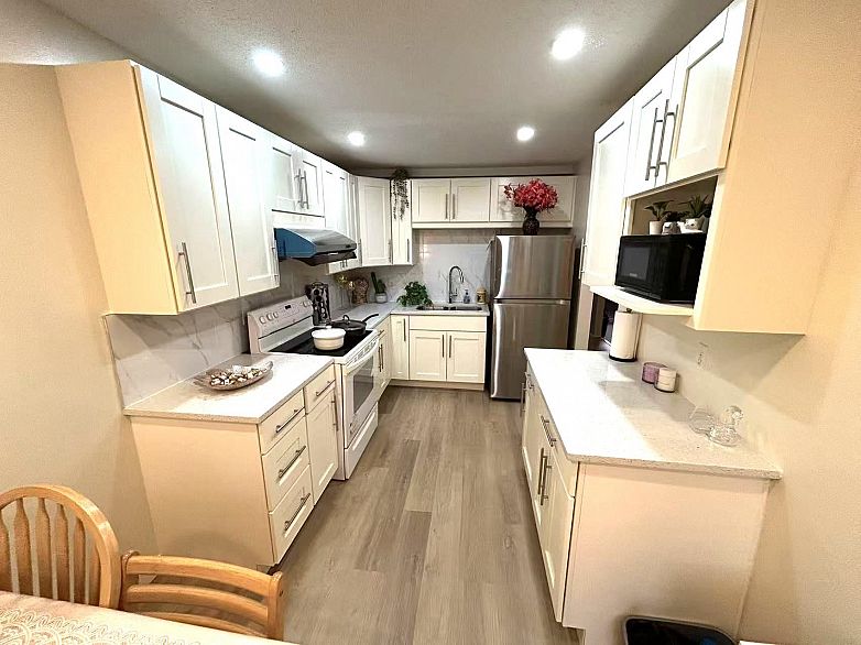 3638 Hennepin Avenue