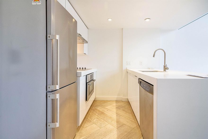 602 22 E Cordova Street