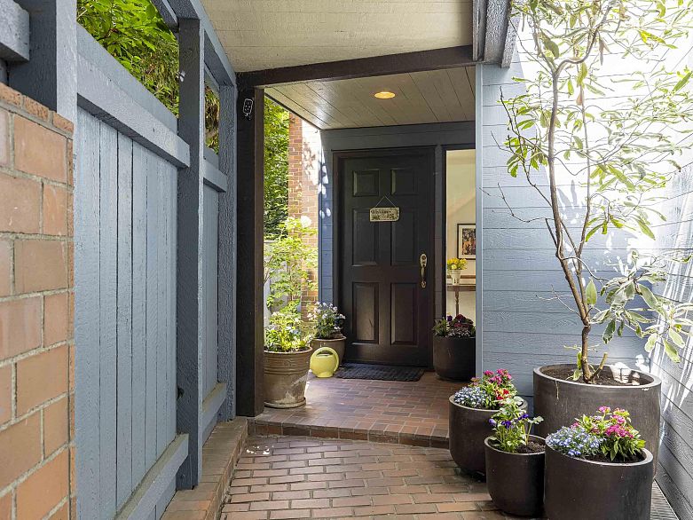 1 1980 Sasamat Street