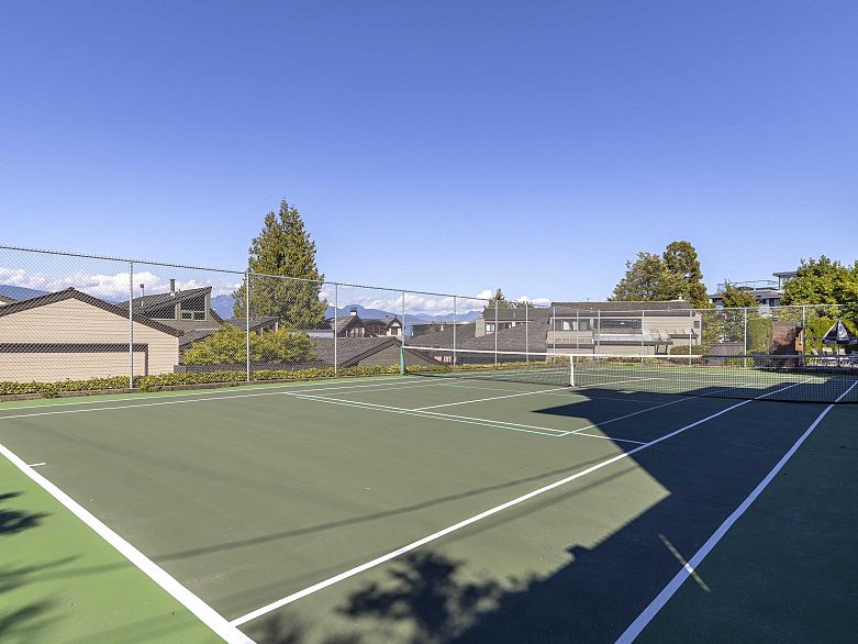 1 1980 Sasamat Street