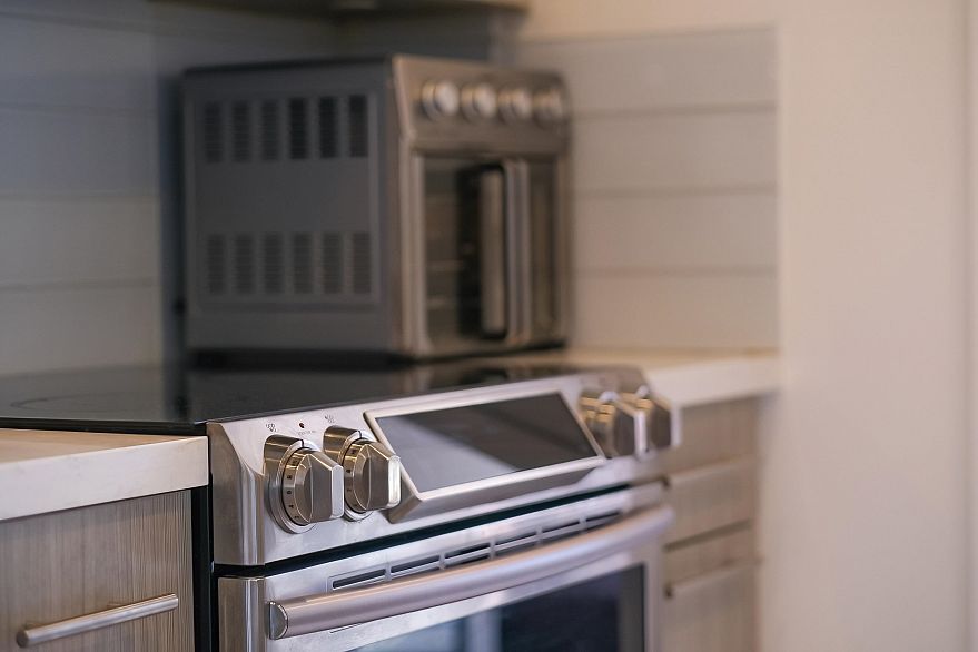 15F 199 Drake Street