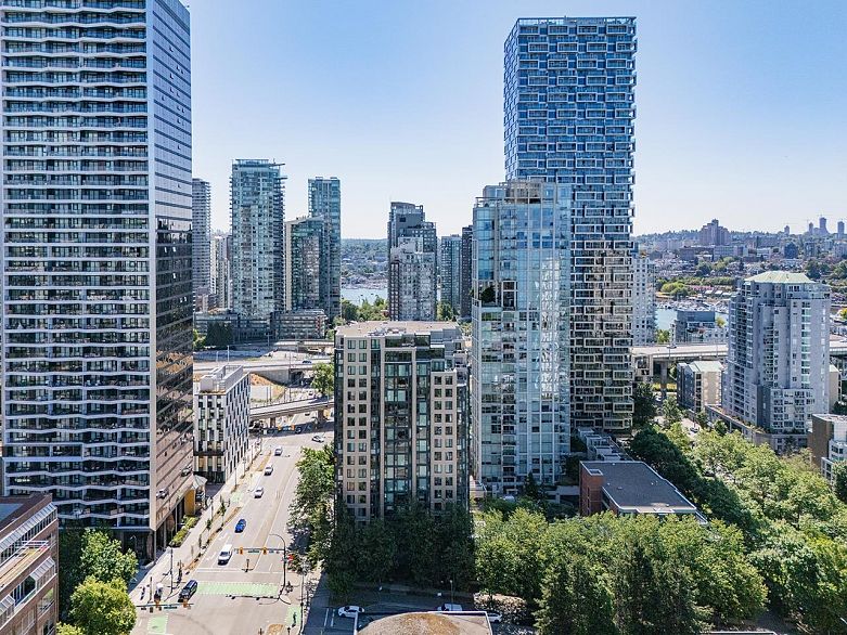 605 888 Pacific Street