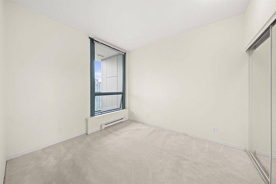 2605 1239 W Georgia Street