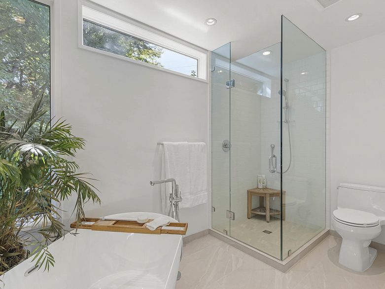 1 1980 Sasamat Street