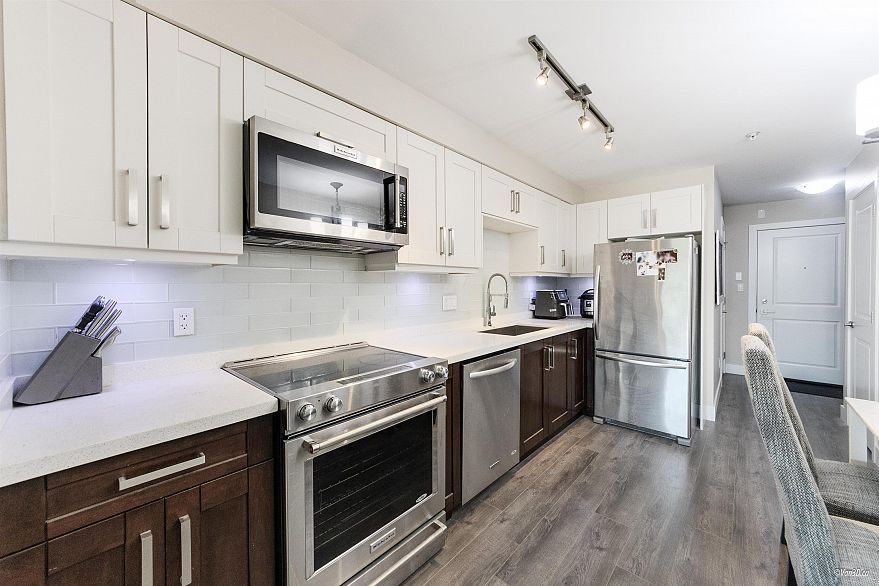 206 707 E 43rd Avenue